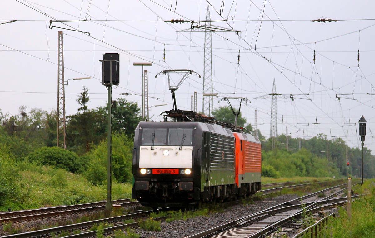 DB 189 095 - von MRCE zurückgekauft - mit DB 189 086 am alten Stellwerk in Lintorf 08.06.2022 