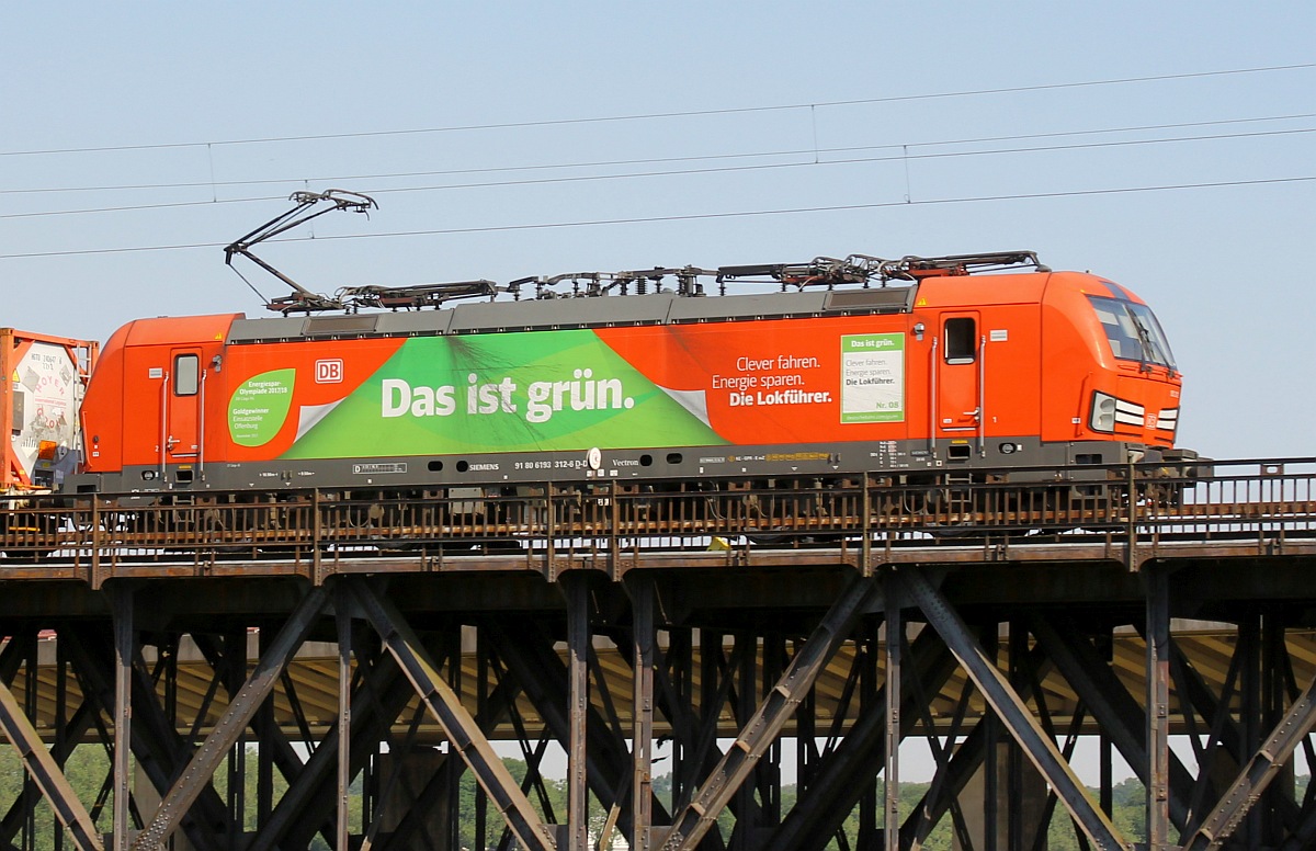 DB 193 312-6  Das ist grün  auf der Haus-Knipp-Brücke in Duisburg 15.06.2023