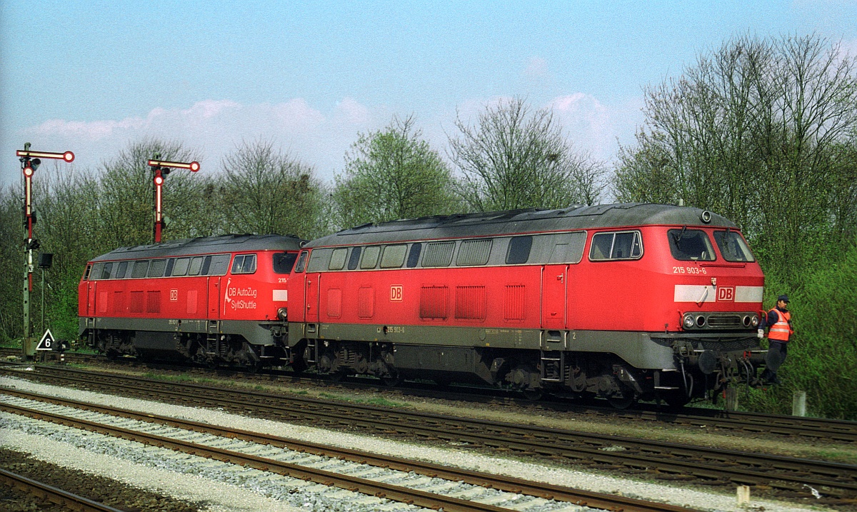 DB 215 903 + 912 Niebüll 24.04.2004
