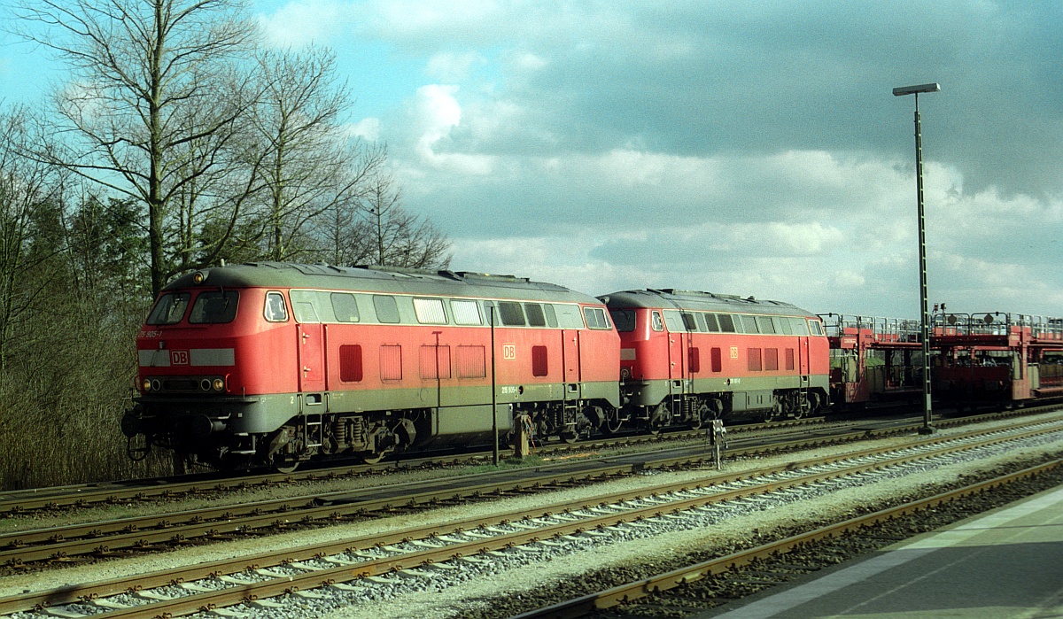 DB 215 905 + 901 Niebüll 26.03.2004