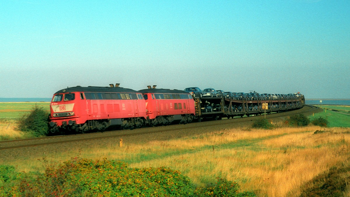 DB 218 105 + 113 mit Autozug Morsum 28.09.1997