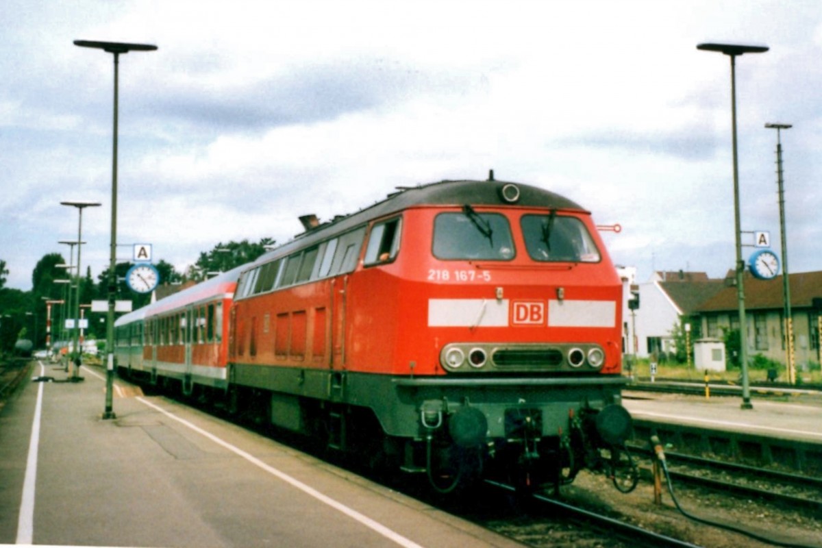 DB 218 167 steht am 24 Mai 2002 in Friedrichshafen.