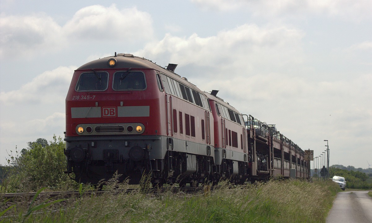 DB 218 345-7 und 321-8 mit SyltShuttle, Lehnshallig 14.06.2020