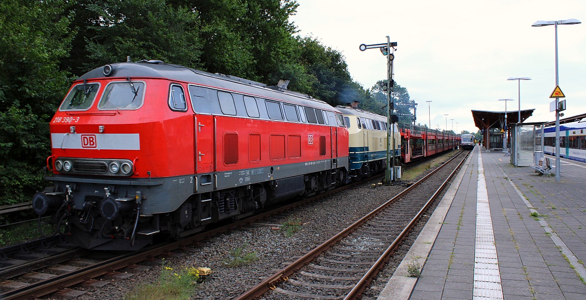 DB 218 390 und RPRS 218 488 auf Rangierfahrt im Bhf Niebüll 28.08.2021