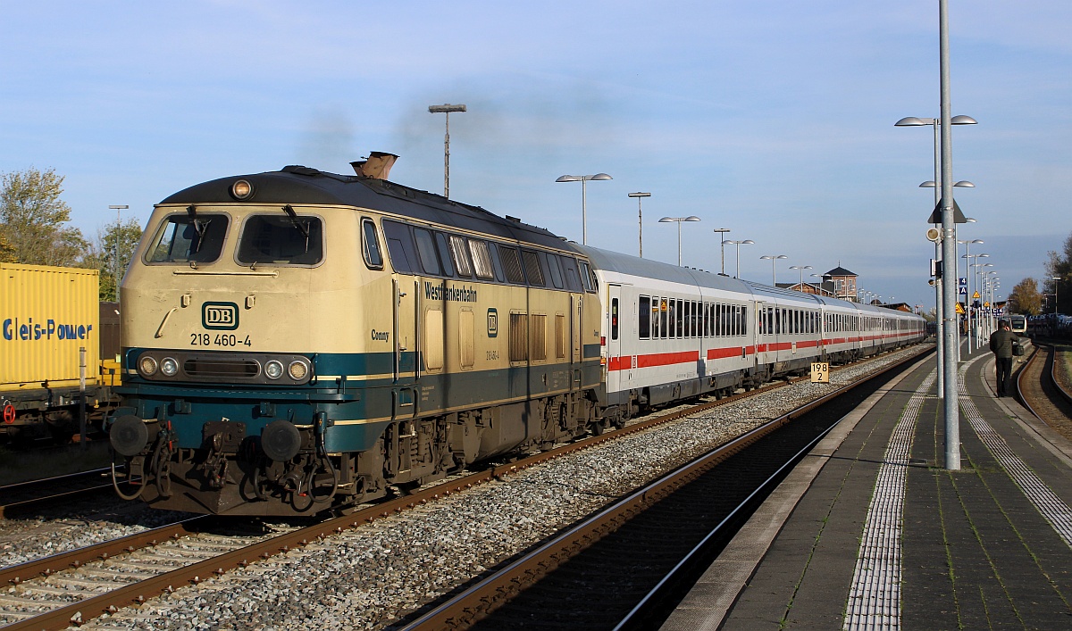 DB 218 460-4 mit IC 2311 nach Stuttgart Ausfahrt Niebüll (II)  24.10.2021