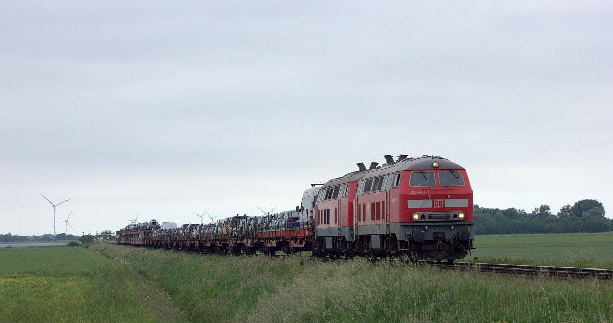 DB 218 473-7 und 385-3 mit SyltShuttle, Gotteskoog 14.06.2020
