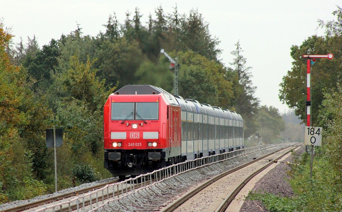 DB 245 025 mit RE 6 nach Westerland aufgenommen in Loheide(Langenhorn). 19.10.19