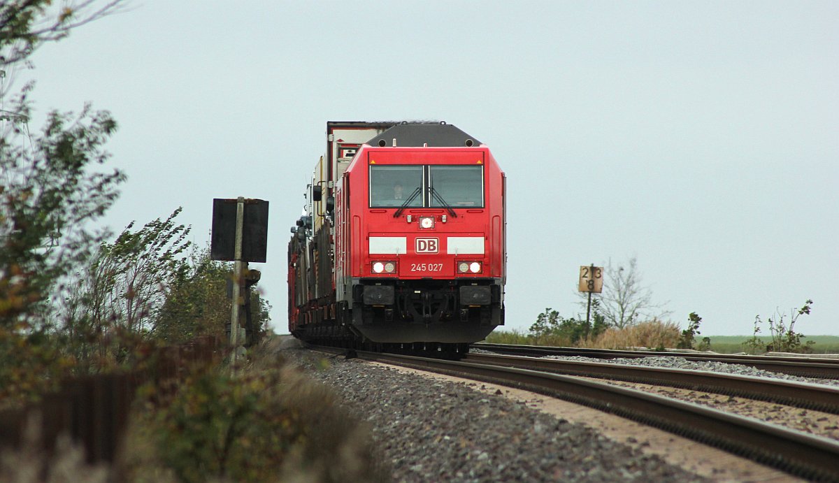 DB 245 027 mit SyltShuttle nach Niebüll. Dreieckskoog/Klanxbüll 19.10.19