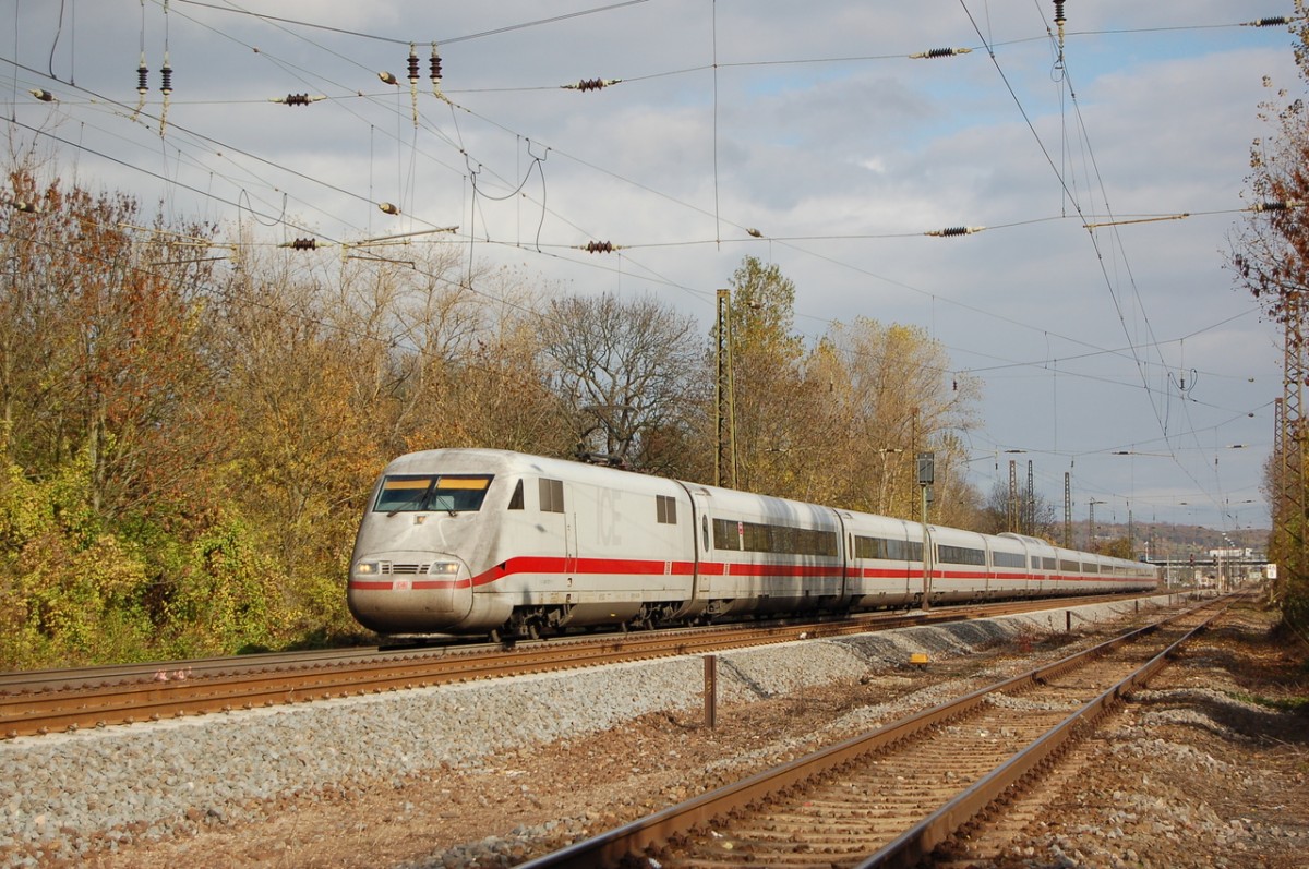 DB 401 073-2 als umgeleiteter ICE 373 von Berlin Hbf (tief) nach Interlaken Ost, am 24.10.2013 in Naumburg Hbf. (Foto: dampflok015)