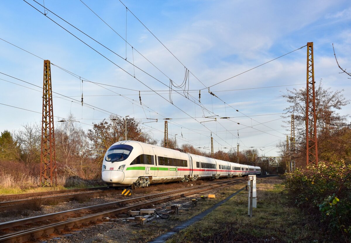 DB 411 073-0  Halle (Saale)  am 18.12.2025 als Probefahrt aus Richtung Weißenfels, bei der Einfahrt in Naumburg (S) Hbf. Nach Kopf machen gings kurze Zeit später zurück Richtung Weißenfels. (Foto. Maik Köhler)