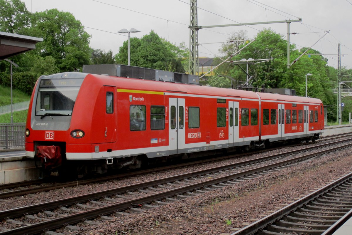 DB 426 061 verlässt am 29 April 2018 Konz.