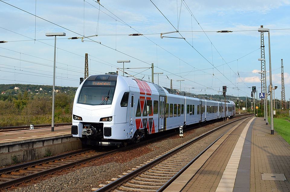 DB 429 113 als Tfzf Richtung Bad K�sen, am 29.09.2014 in Naumburg Hbf. (Foto: Wolfgang Gerstner)