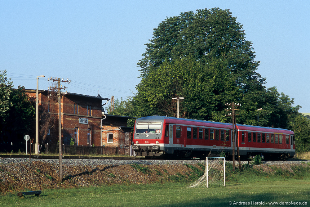 DB 628 610 als RB von Nebra nach Zeitz, am 04.07.2006 in Balgstädt. (Foto: Andreas Herold http://dampf-ade.de/)
