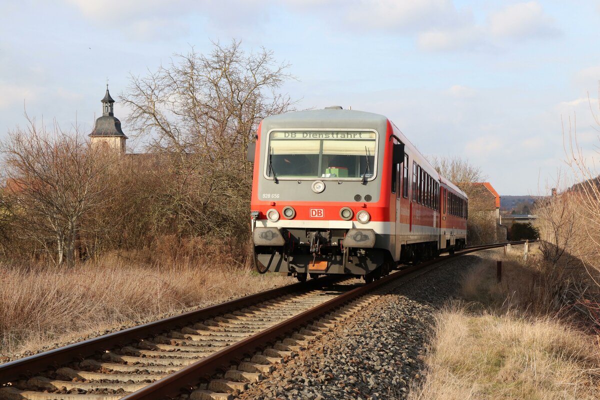 DB 628 656 als Lt 70104 nach Karsdorf, am 20.02.2019 auf der Unstrutbahn bei Nißmitz. (Foto: Michael Uhren)
