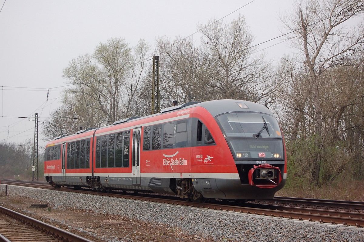 DB 642 109 als Tfzf Richtung Wei�enfels, am 04.04.2014 in Naumburg Hbf. (Foto: dampflok015)