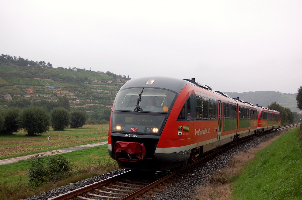 DB 642 195 + 642 724 als RB 34878 von Naumburg Ost nach Nebra, am 14.09.2014 bei Balgst�dt. (Foto: dampflok015)