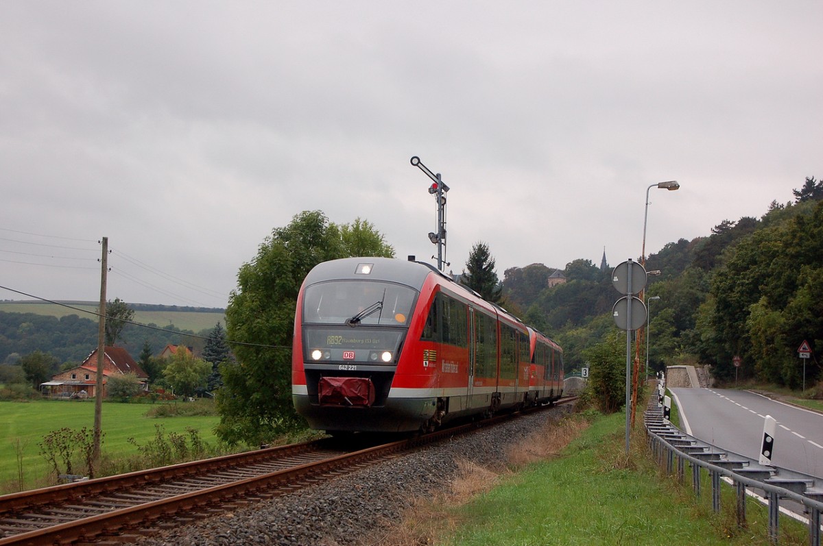 DB 642 221 + 642 719 als RB 348883 von Nebra nach Naumburg Ost, am 14.09.2014 in Reinsdorf (b Nebra). (Foto: dampflok015)