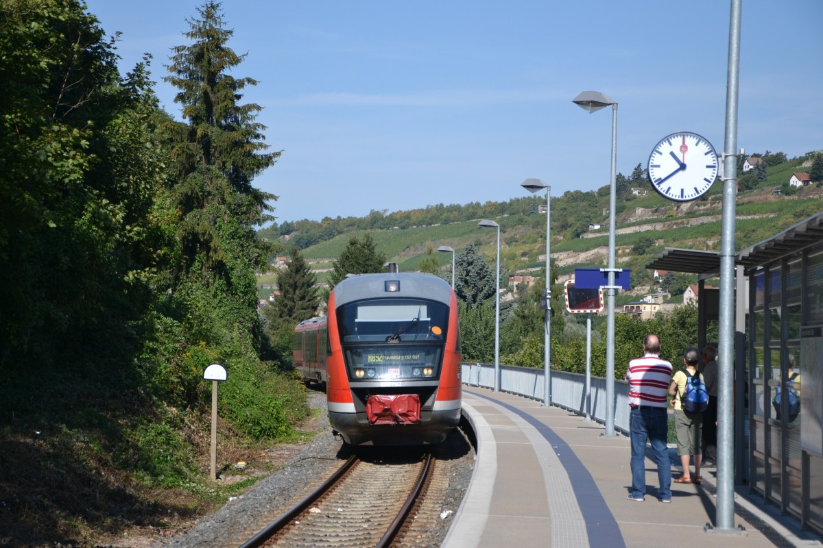 DB 642 702 + 642 730 als RB 34871 von Nebra nach Naumburg Ost, am 07.09.2013 am Hp Freyburg. (Foto: Roberto Franke)