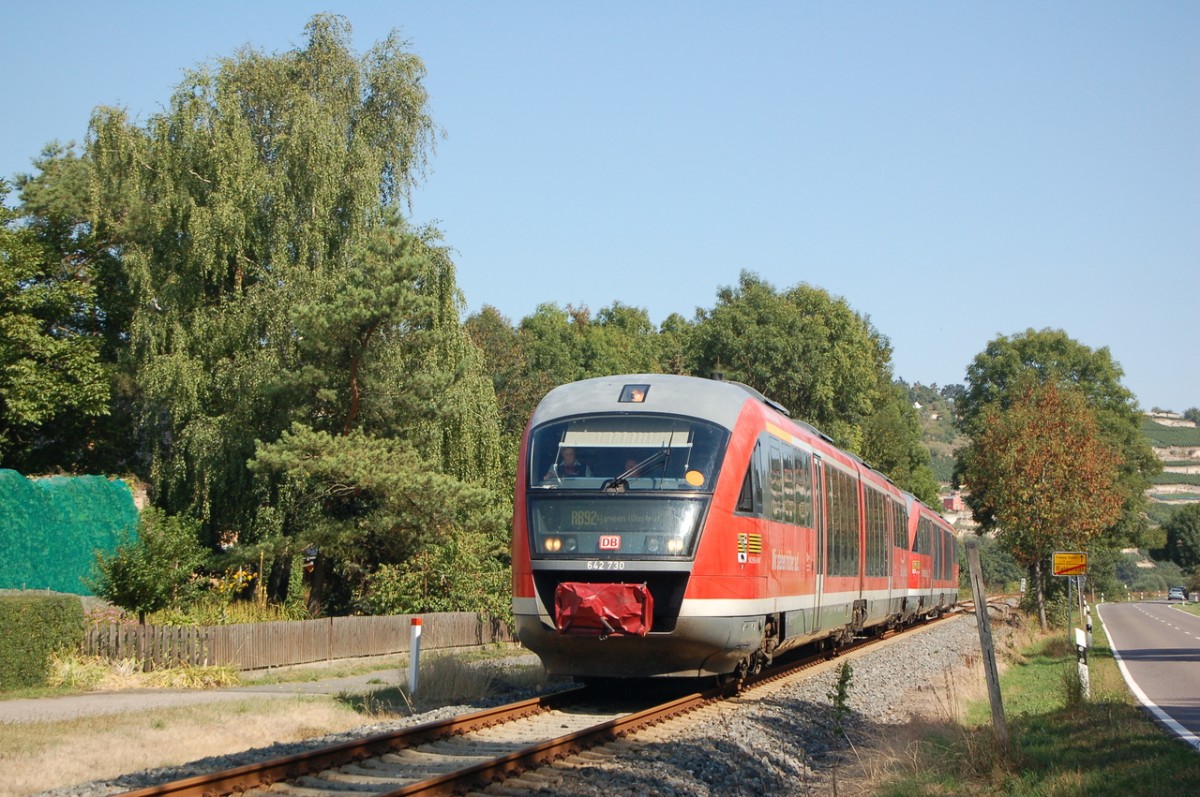DB 642 730 + 642 702 als RB 34876 von Naumburg Ost nach Nebra, am 07.09.2013 in Balgst�dt. (Foto: dampflok015)