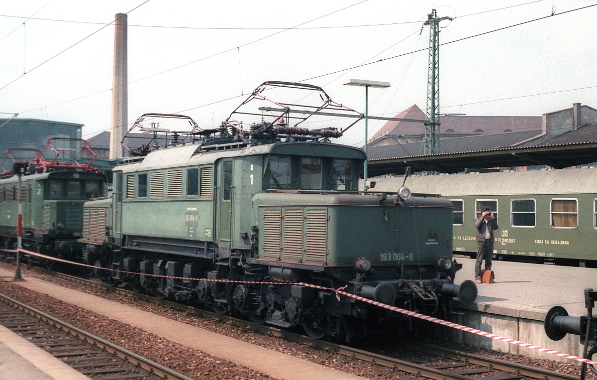 DB E 93 04/ 193 004-9 Stuttgart Hbf 01.06.1994 (Bild: D.Schikorr)