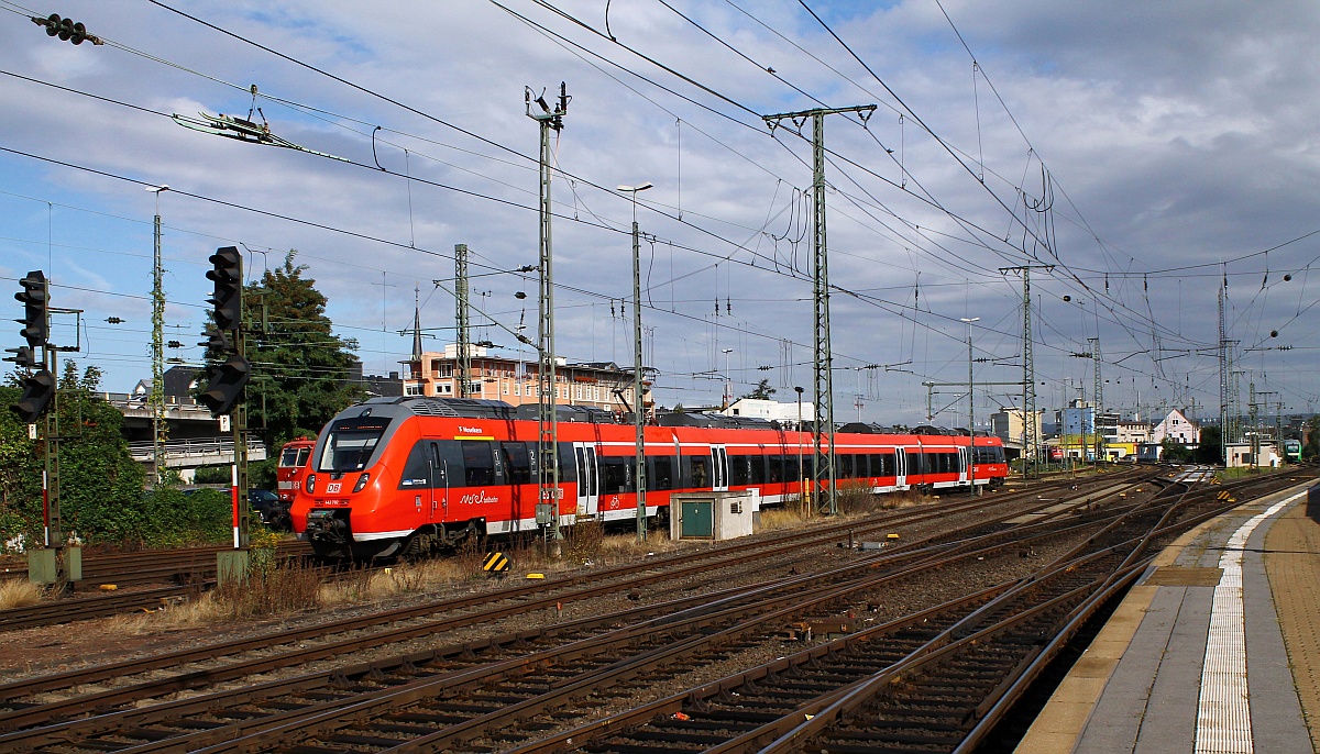 DB Moseltalbahn 442 202/502  Moselkern  festgehalten bei der Einfahrt in den Hbf Koblenz am 16.09.2013