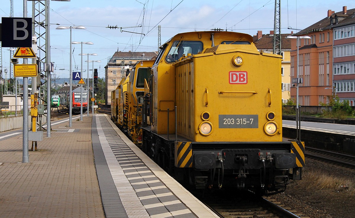 DB Netz 203 315-7 mit Stopfmaschine Koblenz Hbf 16.09.2013