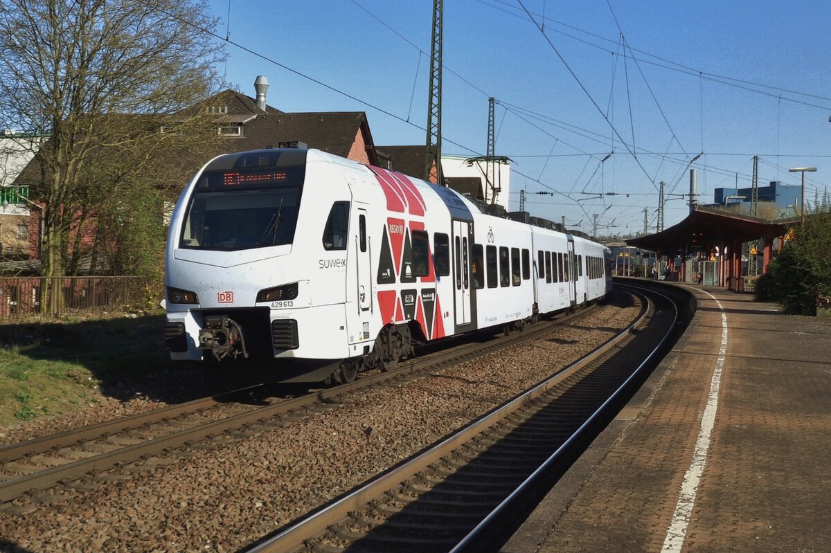 DB Regio SW 429 613 verlasst am 27 März 2017 Völklingen.