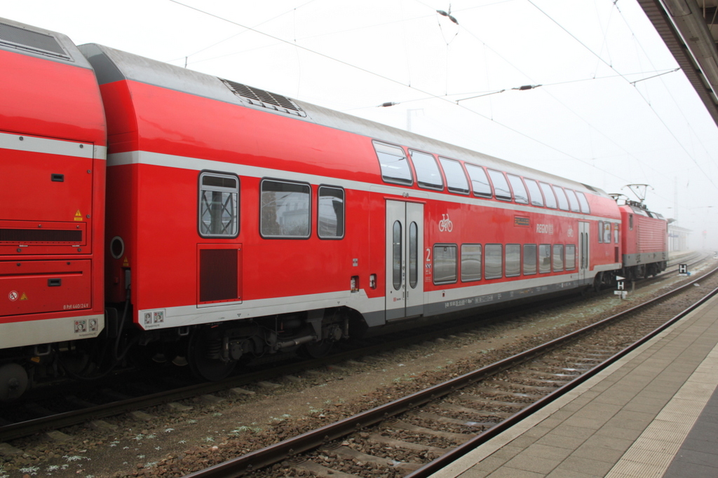 DB-Regio Twindexxwagen DBpza 782.1 am 12.11.2016 im Rostocker Hbf.
