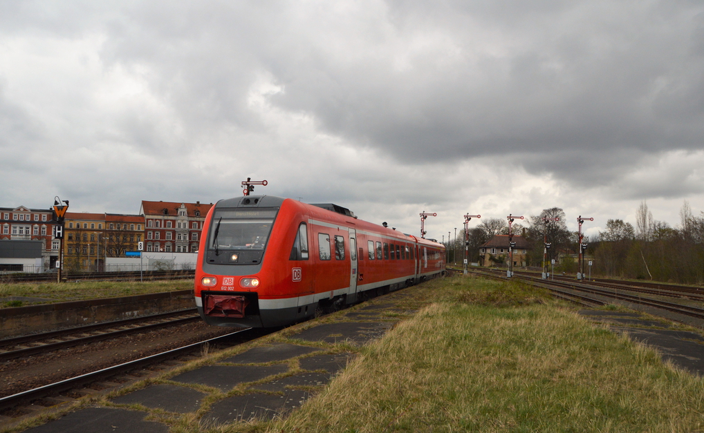 DB Systemtechnik 612 902 von Minden nach Leipzig Hbf, via Helmstedt, Halle (Saale), Zeitz, Gera, G��nitz und Chemnitz, am 12.04.2021 in Zeitz.