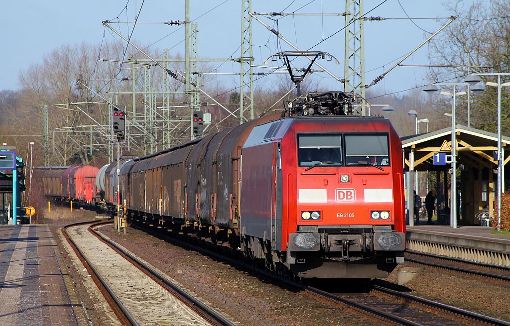 DBD/RSC EG 3105 rauscht mit einem Güterzug durch Schleswig. 01.03.2013