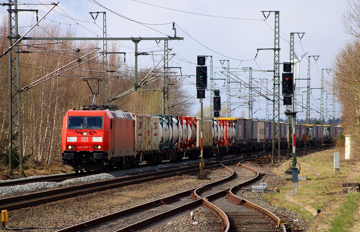 DBSSC 185 330-5 mit Güterzug auf dem Weg Richtung Hamburg. Jübek 30.03.2022