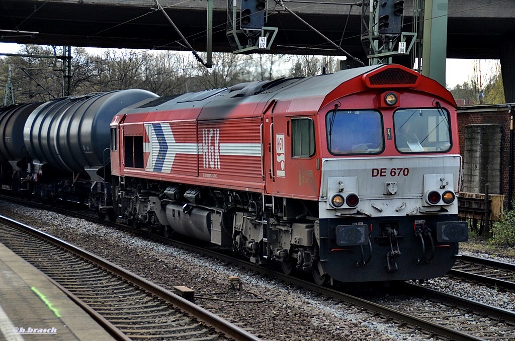 DE 670 der HGK ist mit einen tanker durch hh-harburg gefahren,18.04.15