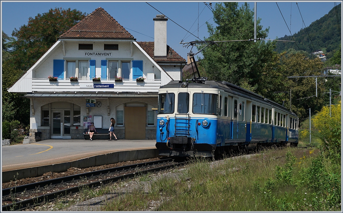 Der ABDe 8/8 4004 Fribourg auf der Fahrt nach Montreux bei einem Signalhalt in Fontanivent.
21. Aug.2018 
