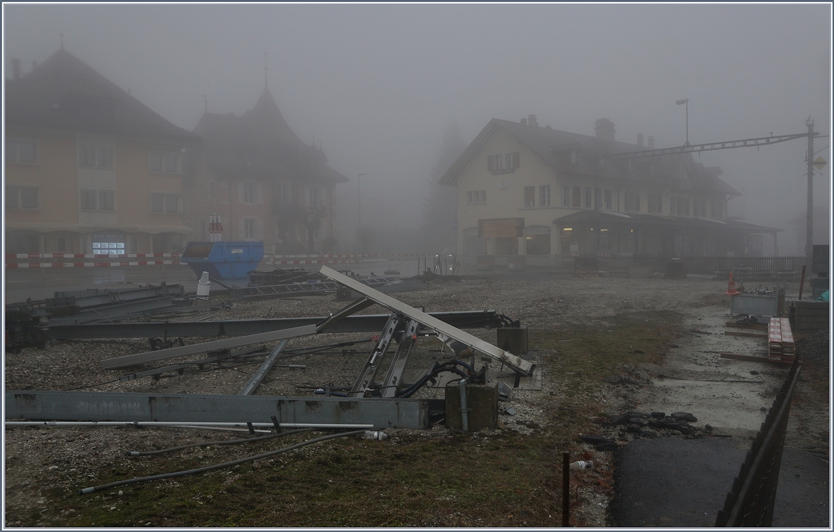 Der alte Bahnhof von Châtel St-Denis kurz nach der Inbetriebnahme des neuen Bahnhofs. 

1. Dezember 2019