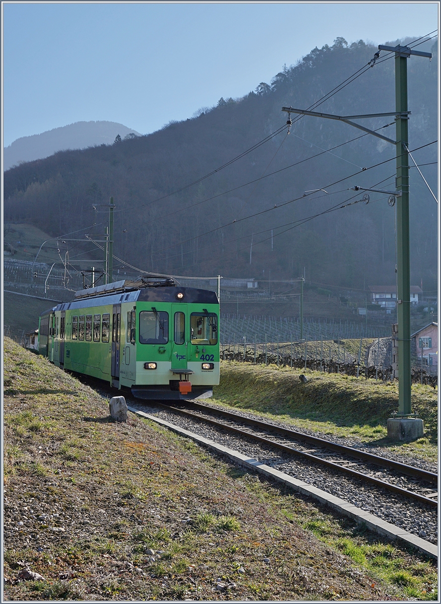 Der ASD BDe 4/4 402 auf der Fahrt nach Aigle in den Weinbergen oberhalb des Ortes.

23. Feb. 2019