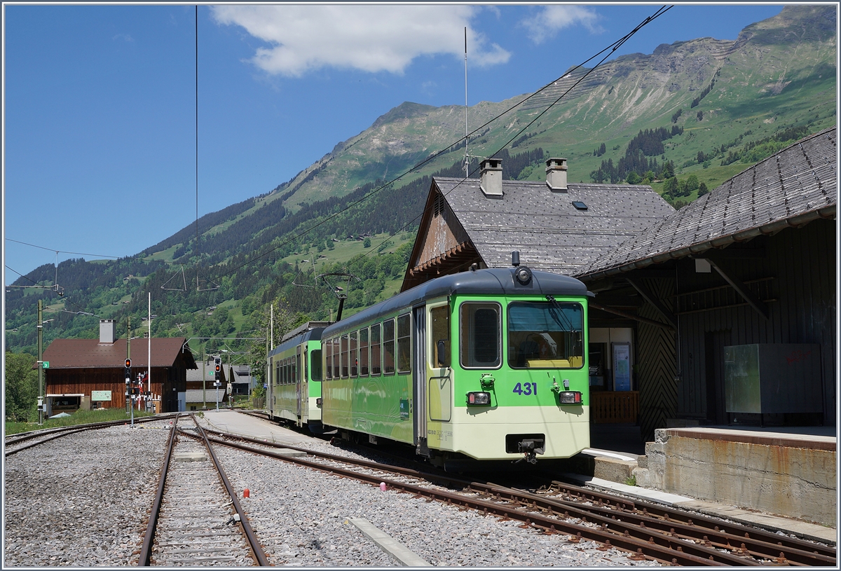 Der ASD  TPC BDe 4/4 403  Ollon  und der Bt 431 (ex BLT) warten in Les Diablerets auf die Abfahrt (12:36) nach Aigle.

29. Mai 2020