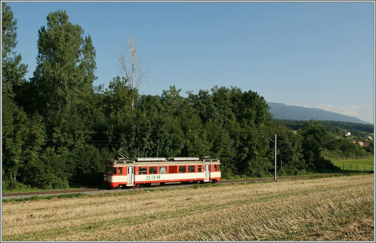 Der BAM Be 4/4 N 15 als Regionalzug 10 erreicht in Krze L'Isle Mont la Ville.
15. Aug. 2013