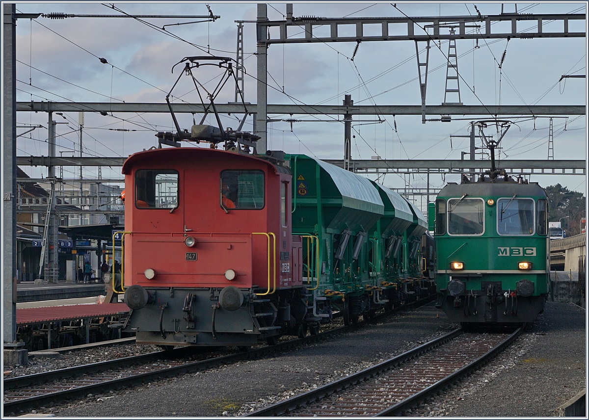 Der BAM MBC Te III 147 zieht nun den leeren Güterzug auf das Ausziehgleis zurück, wo ihn dan später die Re 4/4 II (UIC 91 85 4420 506 8 CH MBC) übernehmen wird. 
22. Feb. 2017