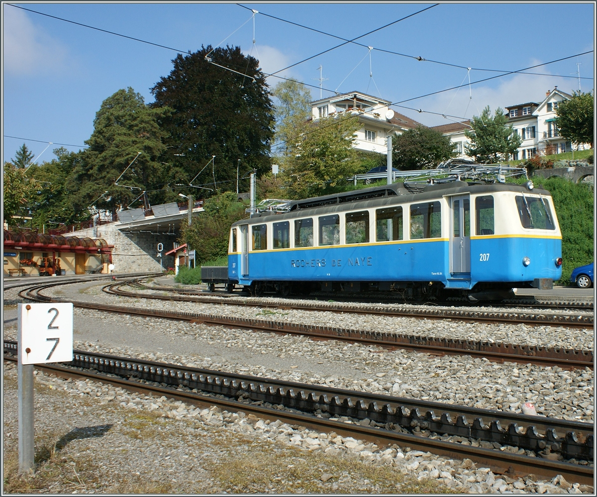 Der Bhe 2/4 207 in Glion. 
28. Sept. 2008