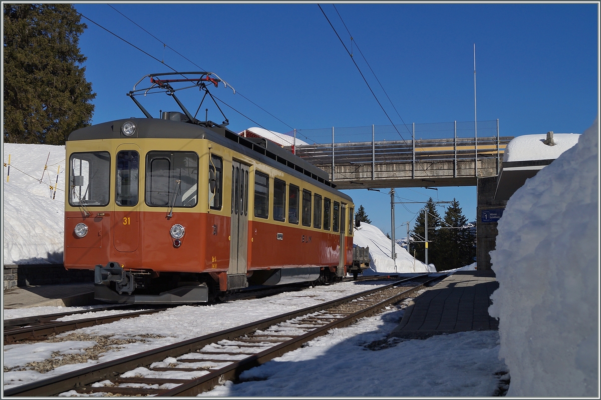 Der BLM Be 4/4 31 (ex SNB/OJB) wartet in Winteregg auf den Kreuzungszug. 
9. März 2014