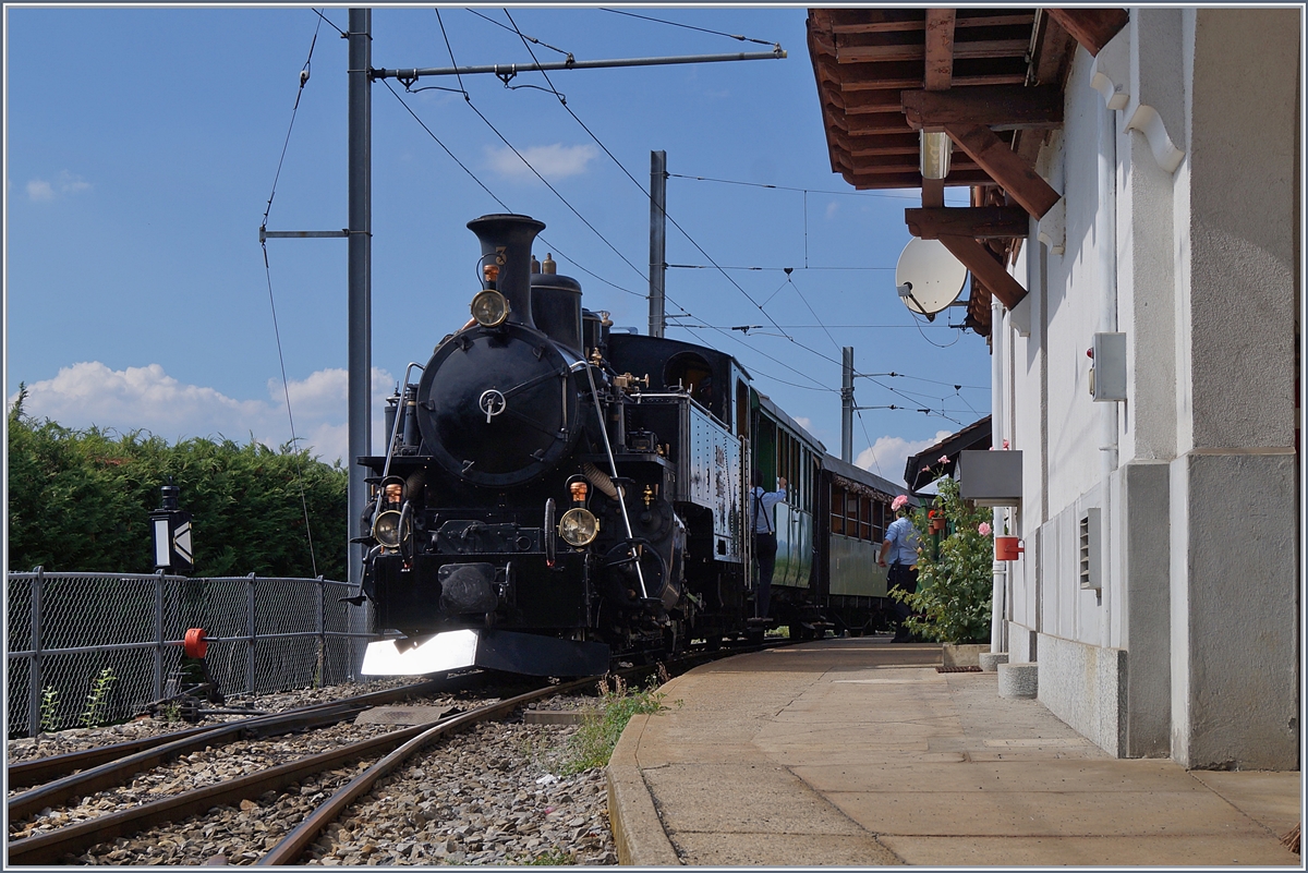 Der Blonay Chamby Bahn Dampfzug mit der BFD HG 3/4 N° 3 ist in Chamby eingetroffen. 
19. August 2018