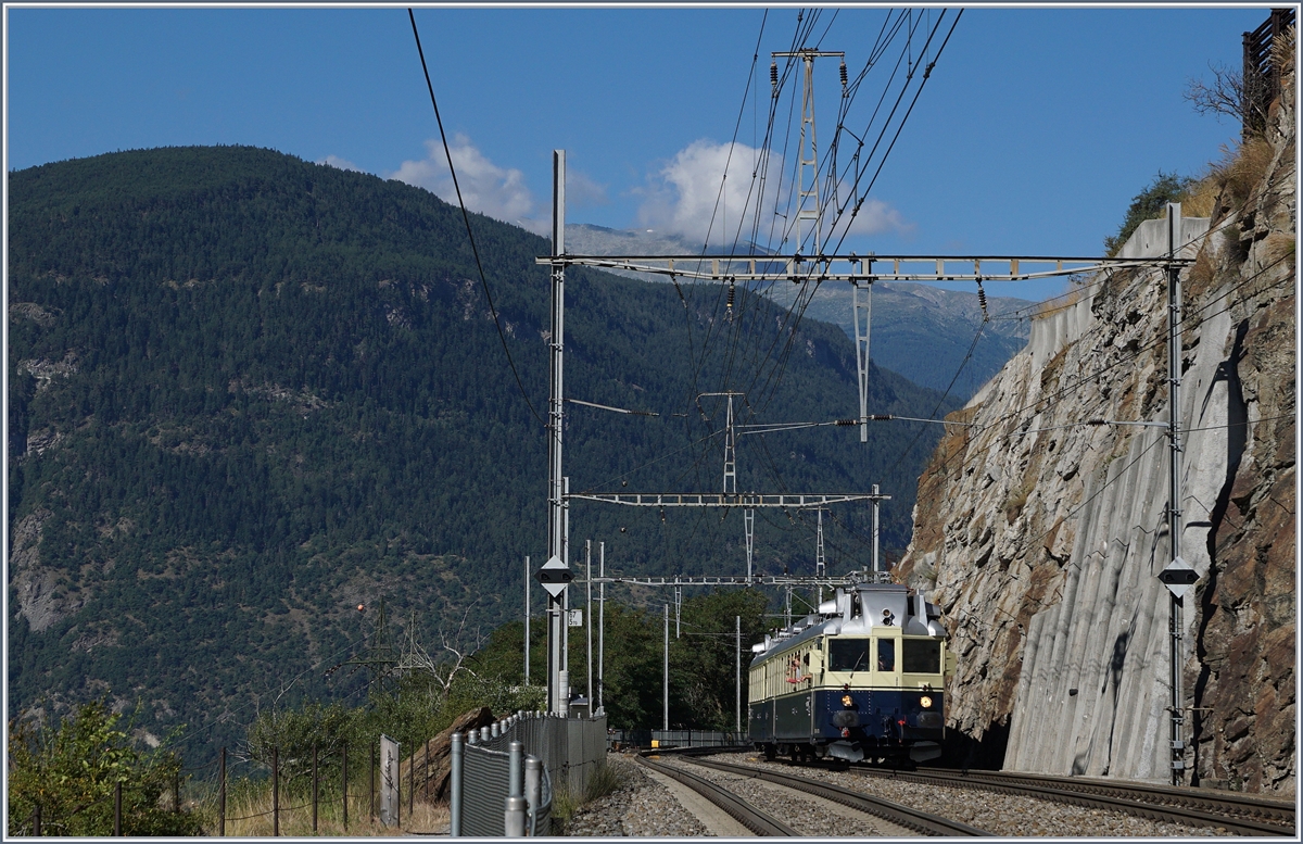 Der BLS BCFe 4/6 736  Blauer Pfeil  kurz nach Lalden.
14. August 2016