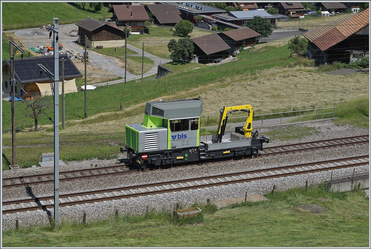 Der BLS Tm 234 382 (UIC Tm 98 85 5234 382-0 CH-BLSN) in Faulensee.

14. Juni 2021