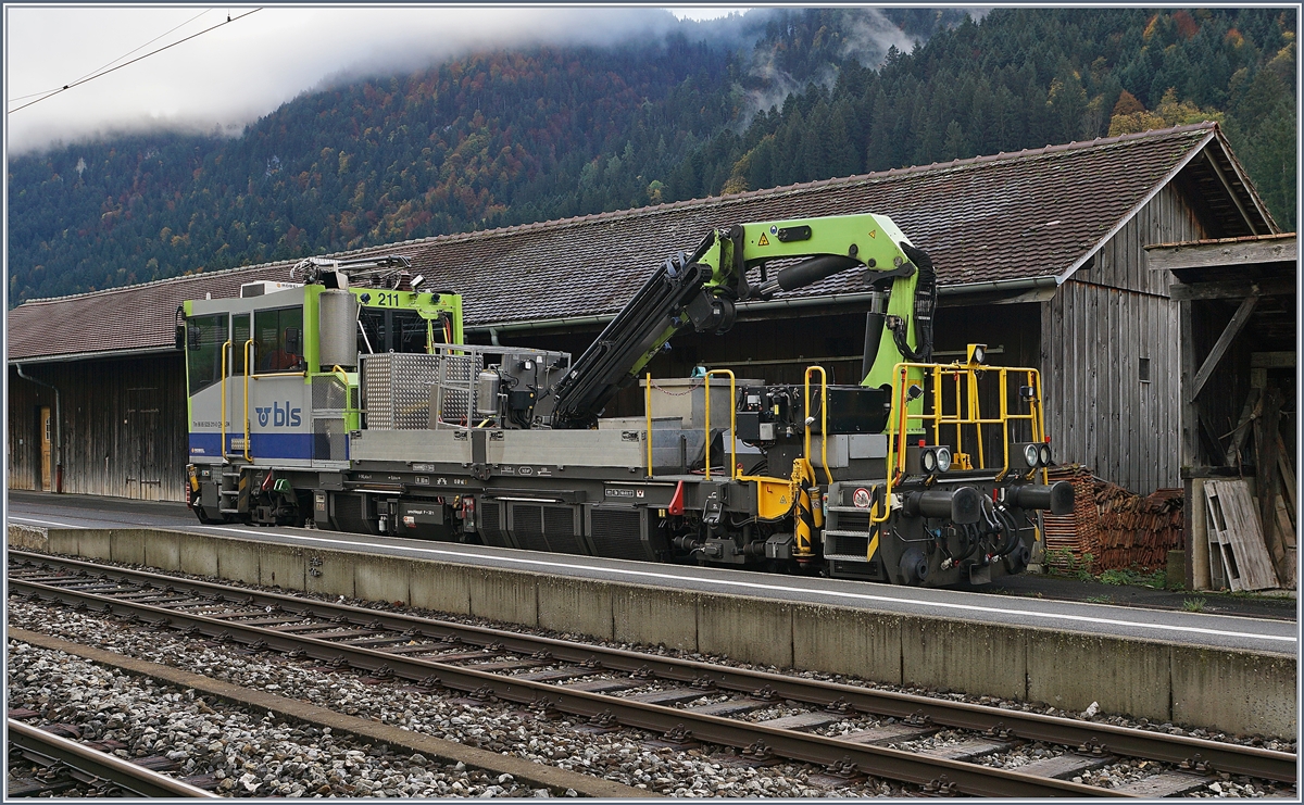 Der BLS Tm 98 85 5235 211-0 CH-BLSN in Boltigen.

22. Okt. 2019