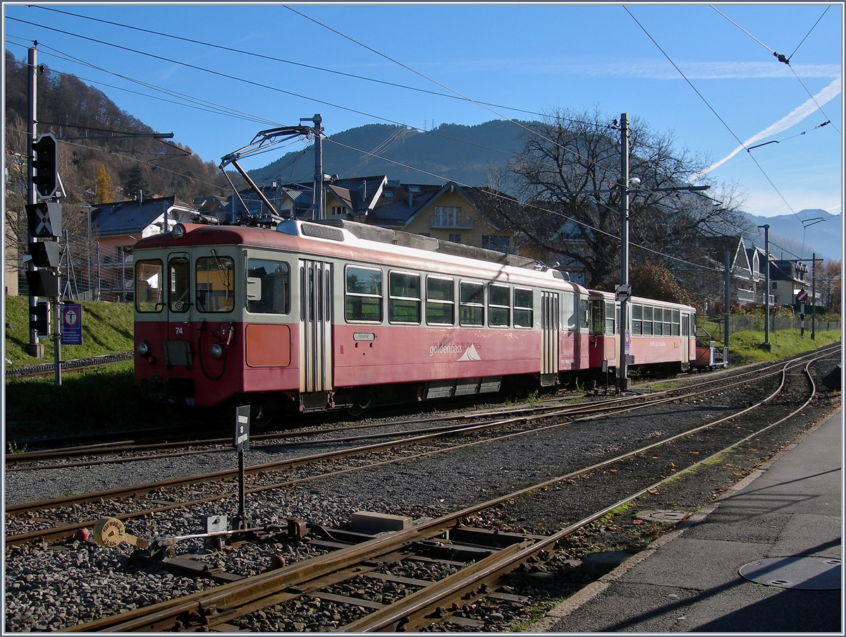 Der CEV BDeh 2/4 74 und sein Bt 222 in Blonay.
1. Dez. 2016