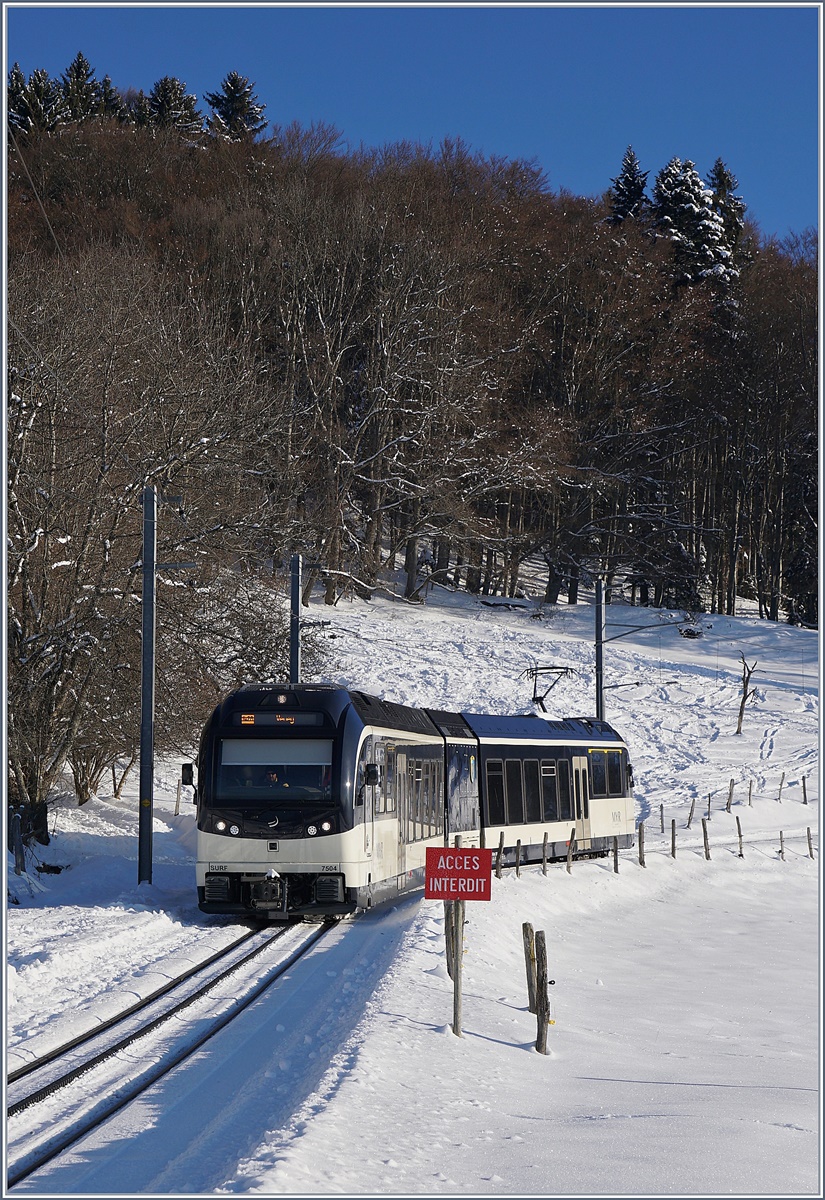 Der CEV MVR ABeh 2/6 7504  VEVEY  ist bei Lally auf dem Weg nach Vevey.

18. Jan. 2017