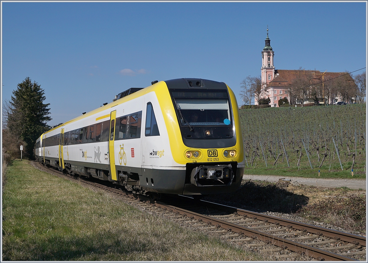 Der DB 612 053 und ein weiterer auf der Fahrt nach Aulendorf bei der Barockkirche Birnau. 

20. März 2019