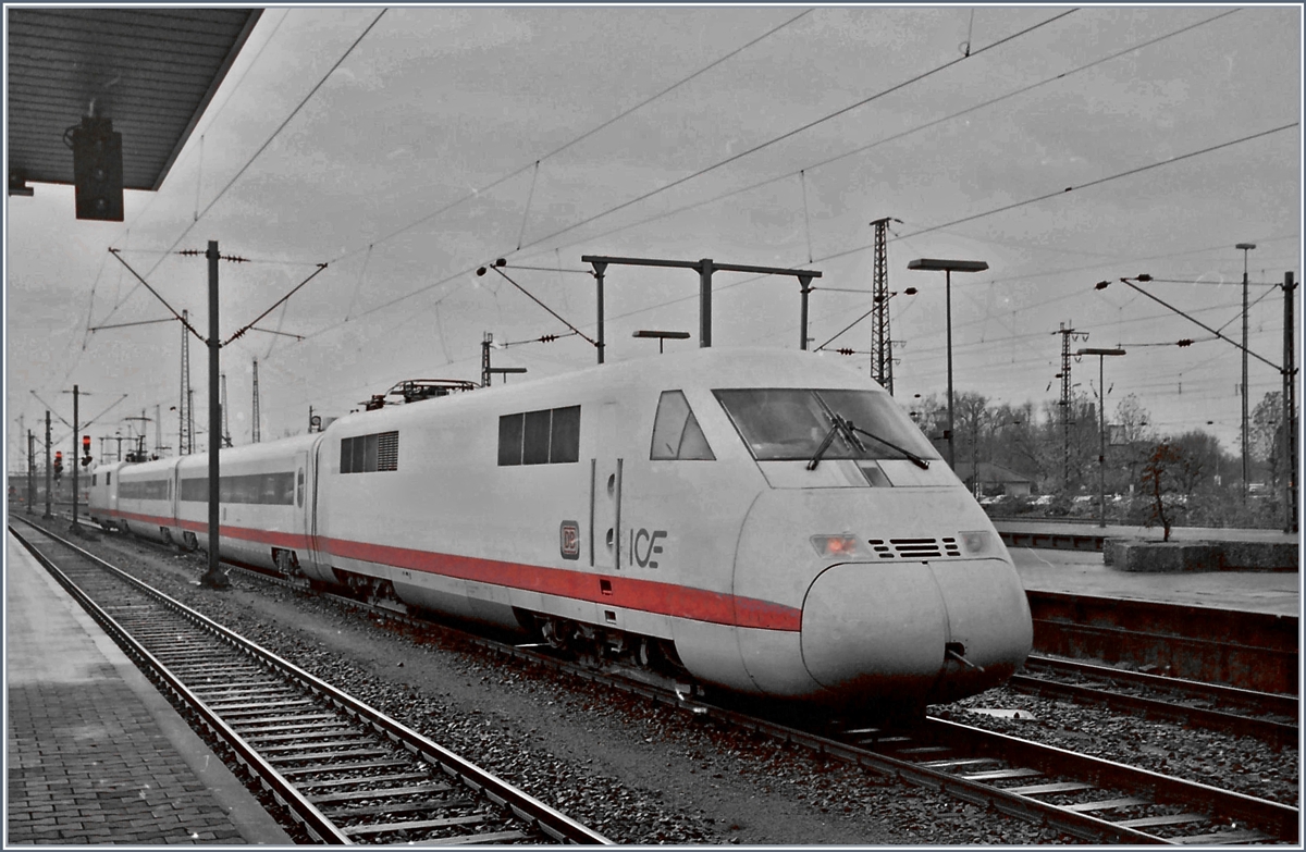 Der DB ICE 410 (ICExpermental) in Mannheim.
Analogbild
13. Nov. 1996
