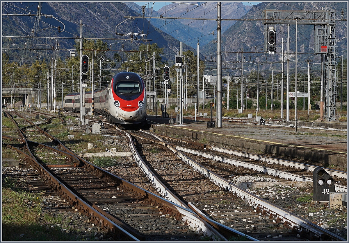 Der EC 39 von Genève nach Milano erreicht Domodossola. 

10. Okt. 2019