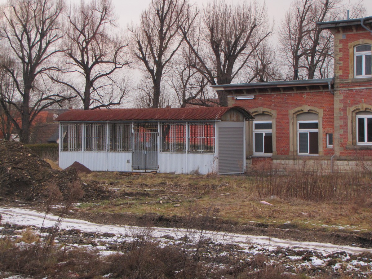 Der ehemalige Eingang (Stadtseite) zur Bahnhofsunterführung in Laucha am 23.01.2016. 